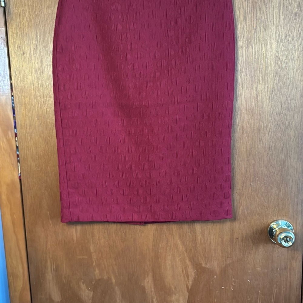 Banana Republic burgundy textured Pencil Skirt Sz 4